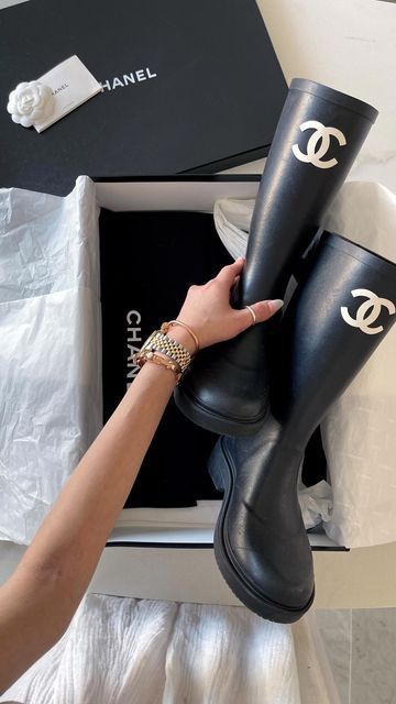 BOTTES